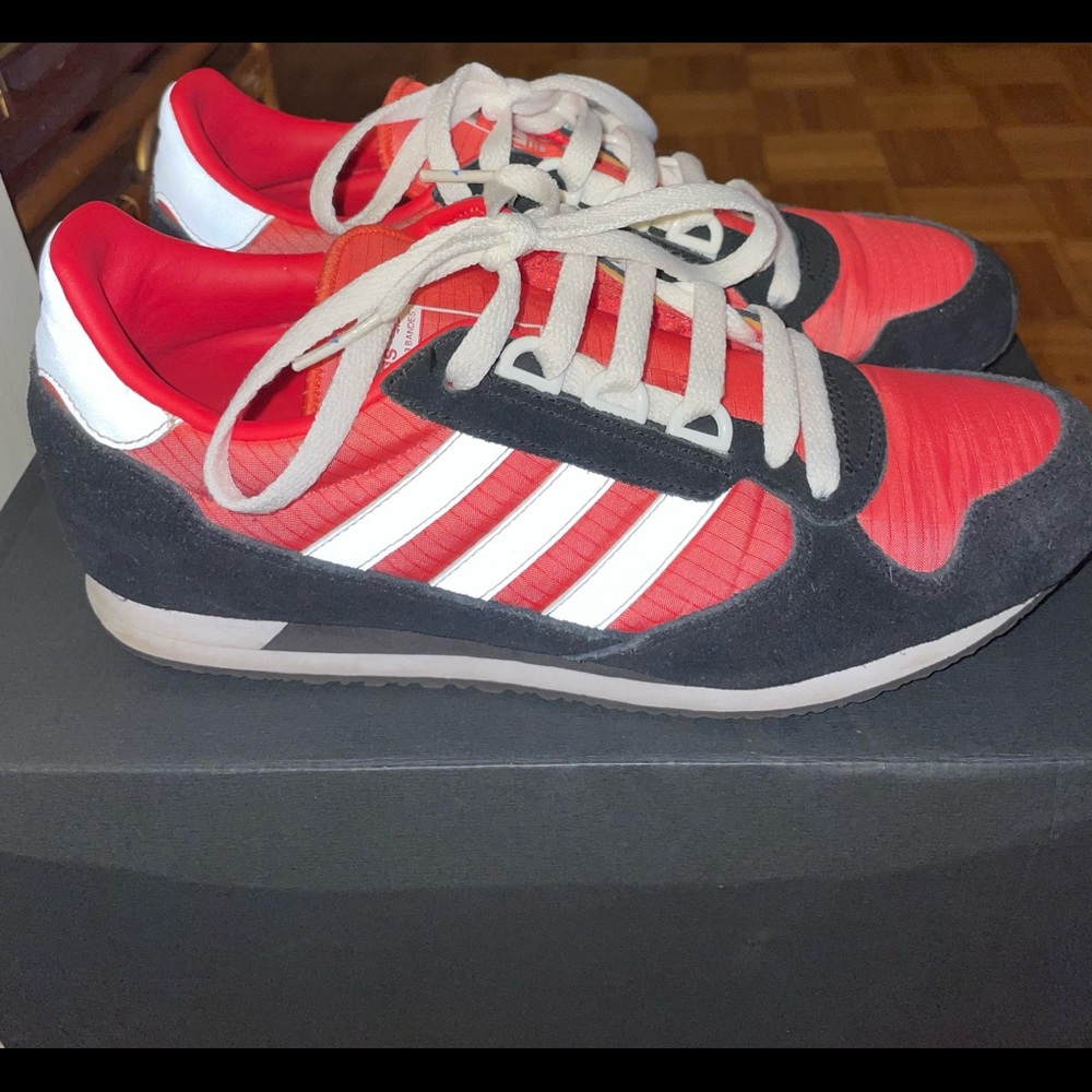 Adidas red / black / white sneakers